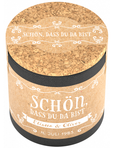 Gleiche Dose, „Schön, dass du da bist.“ ist gut lesbar. Beige Hintergrundoptik mit verspieltem Weißdruck.