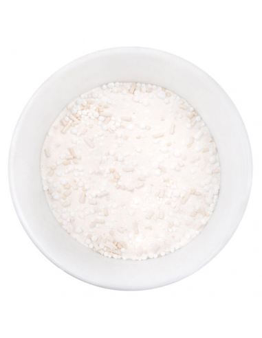 Weiße Schale mit grobkörniger, heller Gewürzmischung.