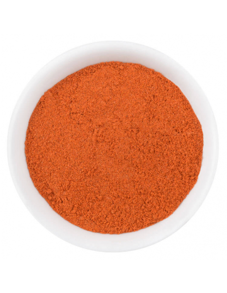 Weiße Schale mit sehr scharfem, roten Habanero-Chilipulver – gemahlen Weiße Schale mit sehr scharfem, roten Habanero-Chilipulver – gemahlen
