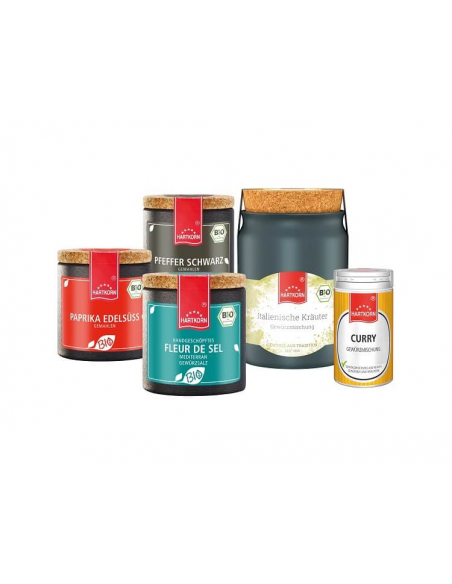 "Küchen Basics Gewürzset" fünf Gewürze, farblich sortiert, inklusive roter, grüner und weißer Etiketten. "Küchen Basics Gewürzset" fünf Gewürze, farblich sortiert, inklusive roter, grüner und weißer Etiketten.