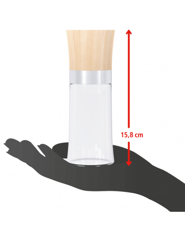 Illustration einer Hand, die eine Gewürzmühle mit Holzdeckel hält; daneben ein roter Pfeil mit der Höhenangabe 15,8 cm.