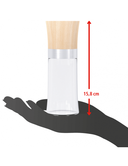 Illustration einer Hand, die eine Gewürzmühle mit Holzdeckel hält; daneben ein roter Pfeil mit der Höhenangabe 15,8 cm. Illustration einer Hand, die eine Gewürzmühle mit Holzdeckel hält; daneben ein roter Pfeil mit der Höhenangabe 15,8 cm.