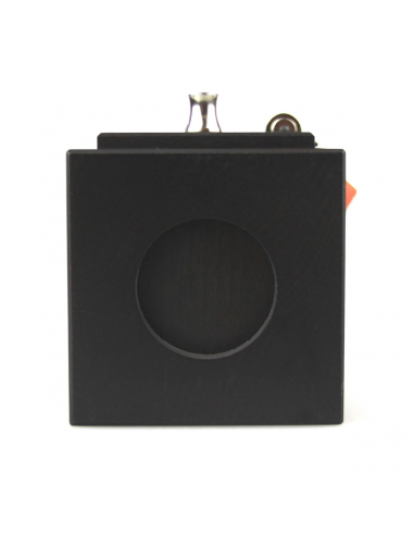 Gesamtansicht der Mühle mit Metallelementen und geöffnetem Auffangfach.