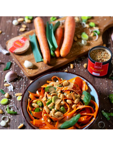 Spice in application - carrot salad with sesame dressing and peanuts