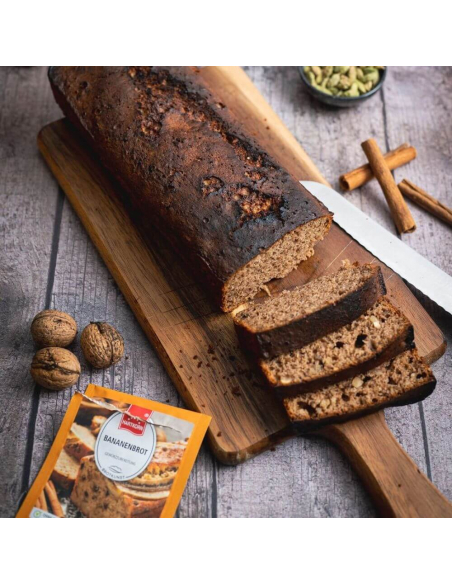 Spice in application - banana bread Spice in application - banana bread