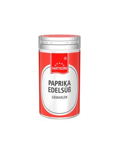 Rote Gewürzdose mit silbernem Deckel und weißem Etikett. Aufschrift: „Paprika edelsüß, gemahlen