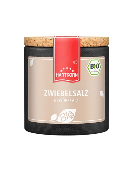 Beigefarbene Pappdose mit rotem Etikett und Korkdeckel, beschriftet mit „Zwiebelsalz – Bio“. Beigefarbene Pappdose mit rotem Etikett und Korkdeckel, beschriftet mit „Zwiebelsalz – Bio“.