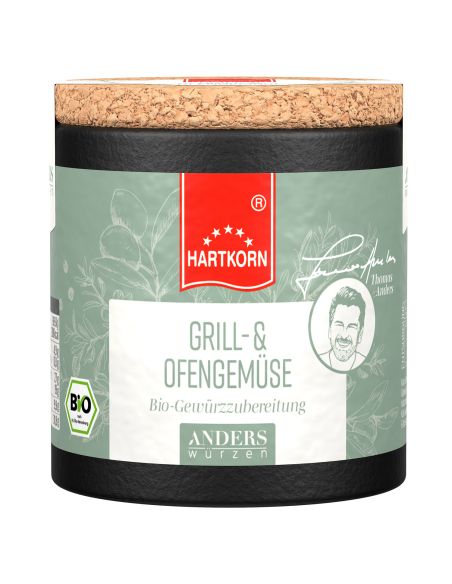 Eine Pappdose mit Korkdeckel und mintgrünem Etikett mit der Aufschrift „Grill- & Ofengemüse“. Eine Pappdose mit Korkdeckel und mintgrünem Etikett mit der Aufschrift „Grill- & Ofengemüse“.