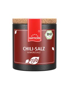 Dunkle Pappdose mit rotem Etikett, Aufschrift „CHILI-SALZ GEWÜRZSALZ“, BIO-Siegel oben rechts