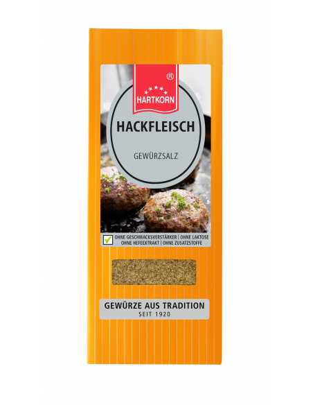 Flachbeutel mit der Aufschrift „HACKFLEISCH“, im Hintergrund gebratene Hackfleischpatties mit Kräutergarnitur