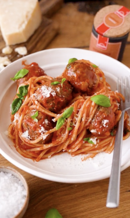 Spaghetti mit Fleischbällchen