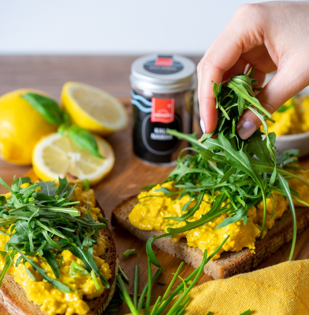 Veganer Eiersalat mit Hartkorn Kala Namak