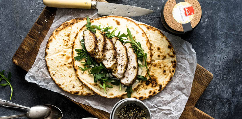 Wraps mit Ras-el-Hanout-Hähnchen und Joghurtsauce